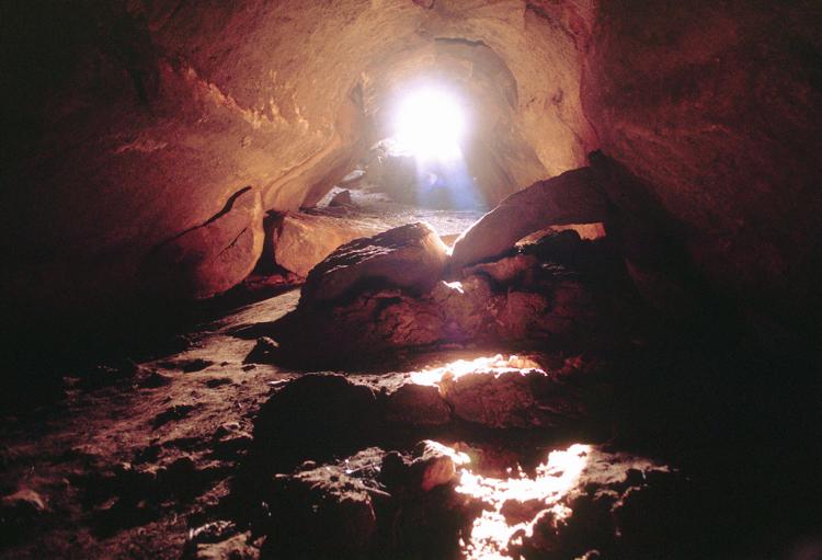 Ambiente: in grotta mai soli e mai improvvisare, le regole della speleologia