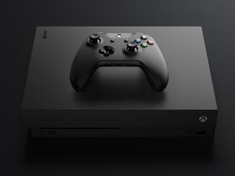 La nuova Xbox One X (foto Microsoft)