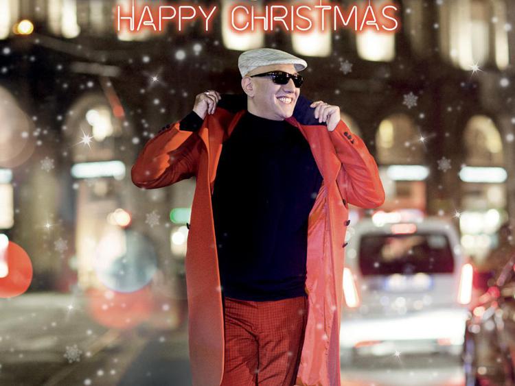 Giuliano Palma ritratto sulla copertina dell'album 'Happy Christmas'