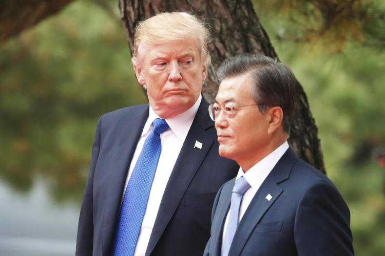 Donald Trump con Moon Jae-in (Afp) - AFP