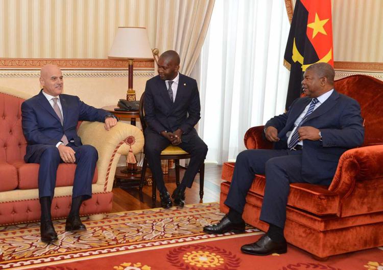 Energy projects focus of Eni CEO's meeting with Angolan president