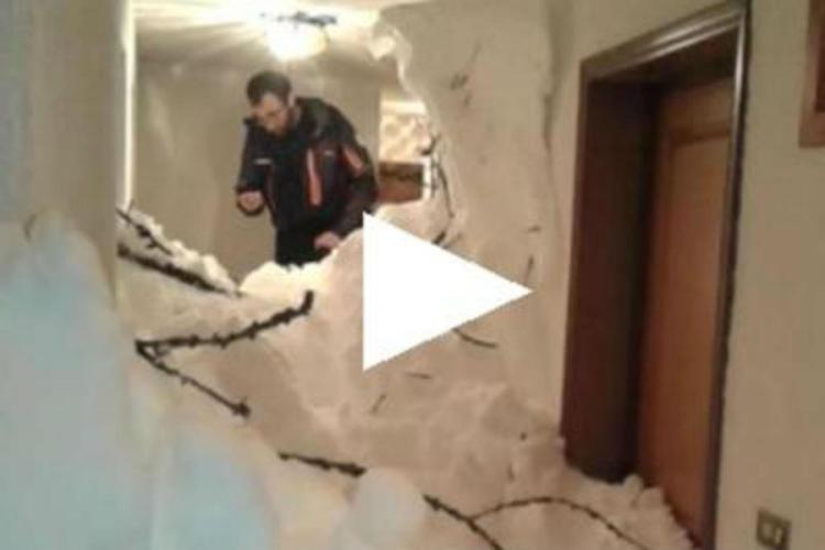 Valanga a Sestriere, nel condominio invaso dalla neve