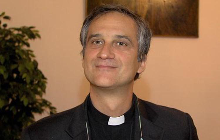Francis accepts Vatican media chief's resignation