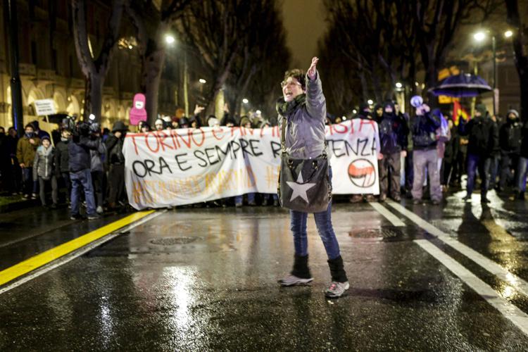 Manifestazione antifascista contro Casapound  a Torino (Fotogramma) - FOTOGRAMMA