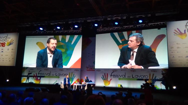Lavoro: Salvini, bene Di Maio su precariato ma non danneggiare imprese