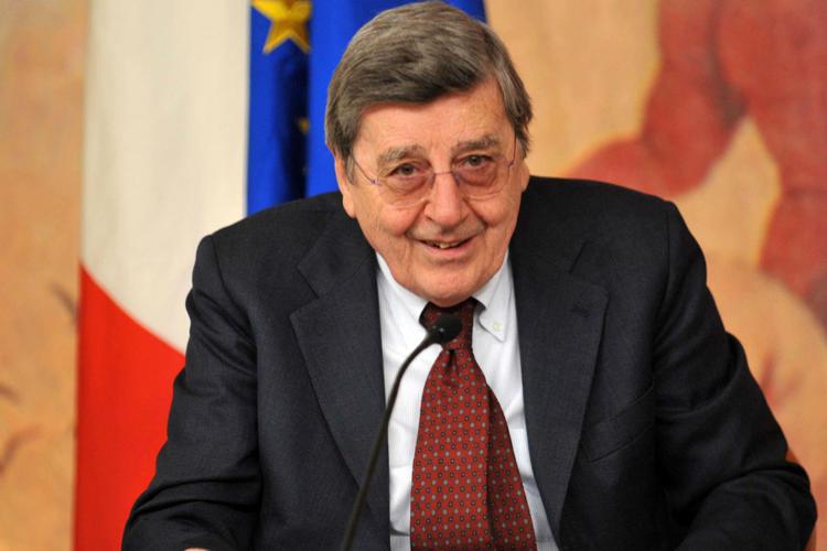 L'ex ministro Vincenzo Scotti (Fotogramma)