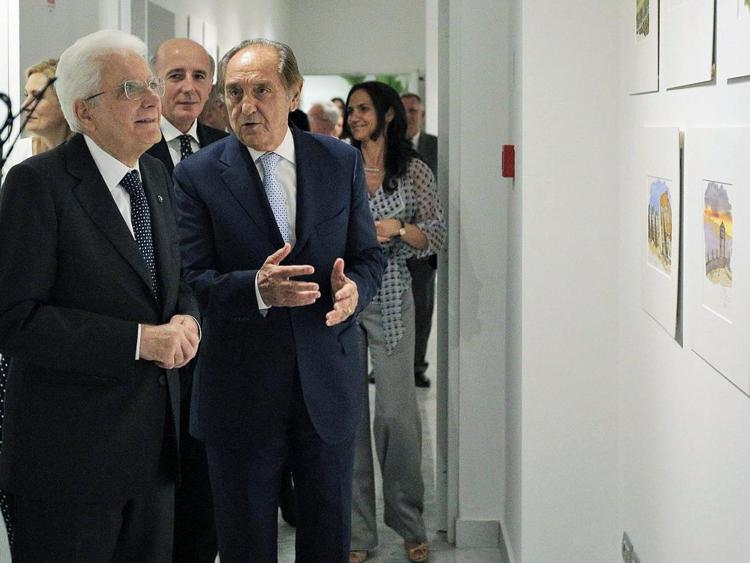 Mattarella e Emanuele durante la visita  alla mostra di acquerelli 'Sicilia, il Grand Tour' al Museo di Palazzo Cipolla