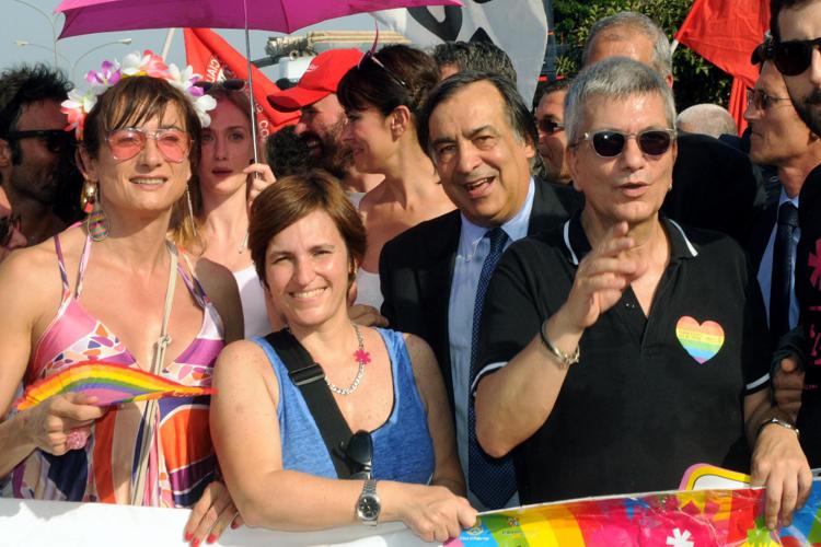Palermo, al via il Gay Pride nazionale. Nella foto, da sinistra, Vladimir Luxuria, Titti De Simone, Leoluca Orlando, Nichi Vendola (Fotogramma)