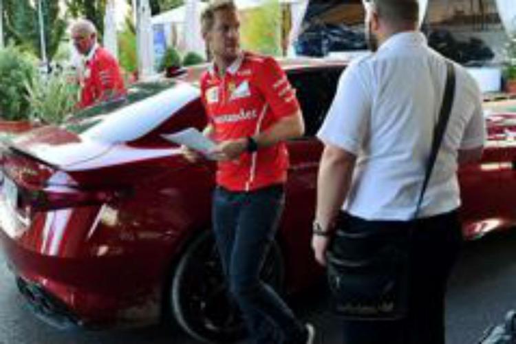 Sebastian Vettel all'arrivo a Milano Prime