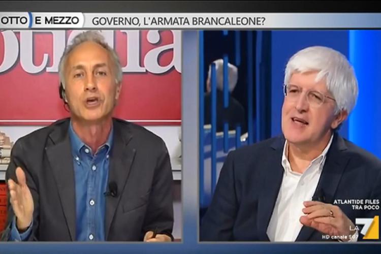 (Marco Travaglio e Beppe Severgnini durante 'Otto e mezzo'/Fermo immagine video La7)