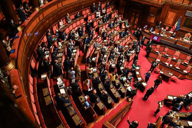 Crisi governo, Italia Viva verso astensione al Senato