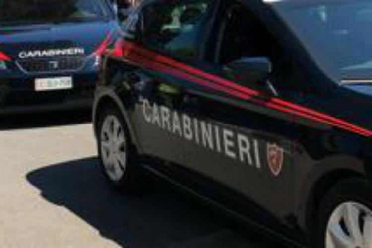 Perugia, palpeggia ragazza per strada: arrestato 28enne
