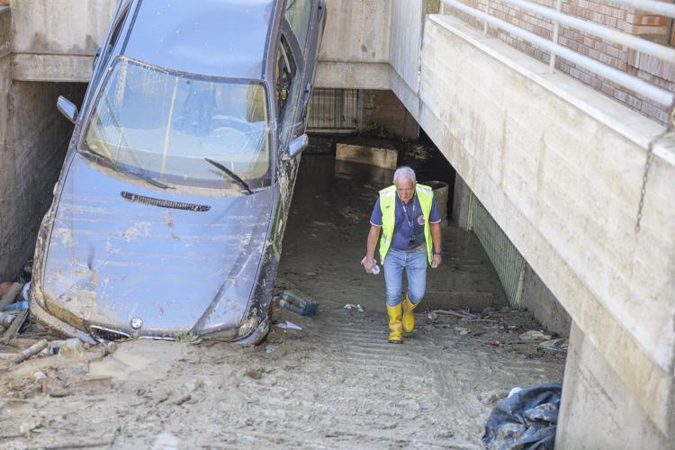 Alluvione Marche, il parroco di Ostra: 