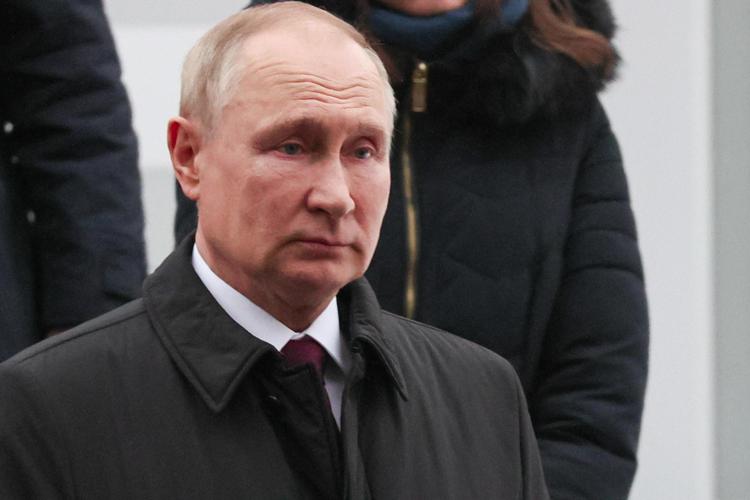 Putin e il capodanno, niente hockey e salta discorso al parlamento