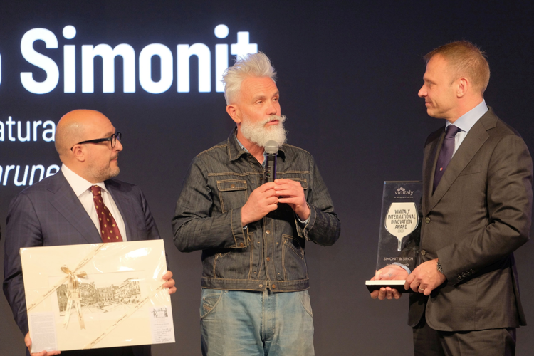 Vinitaly: al Maestro di potatura della vite Marco Simonit il Premio International Innovation 2023