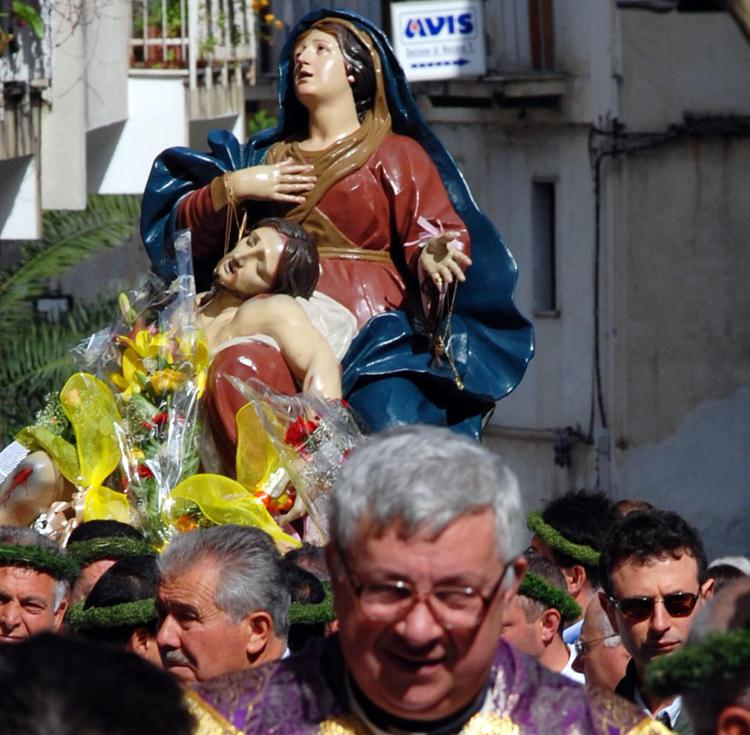 Pasqua, cade il divieto: a Nocera Terinese, in Calabria, salvo il rito dei 