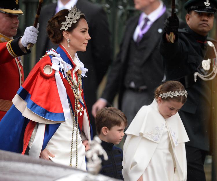 La principessa del Galles accanto ai   principini Charlotte e  Louis - (foto Mark Stewart/ Avalon)