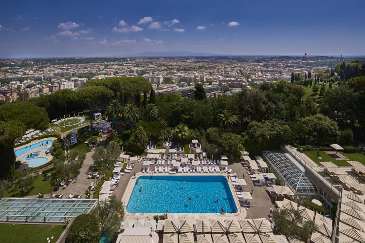 Il Rome Cavalieri Hilton 'fotografato' da una delle terrazza panoramiche 