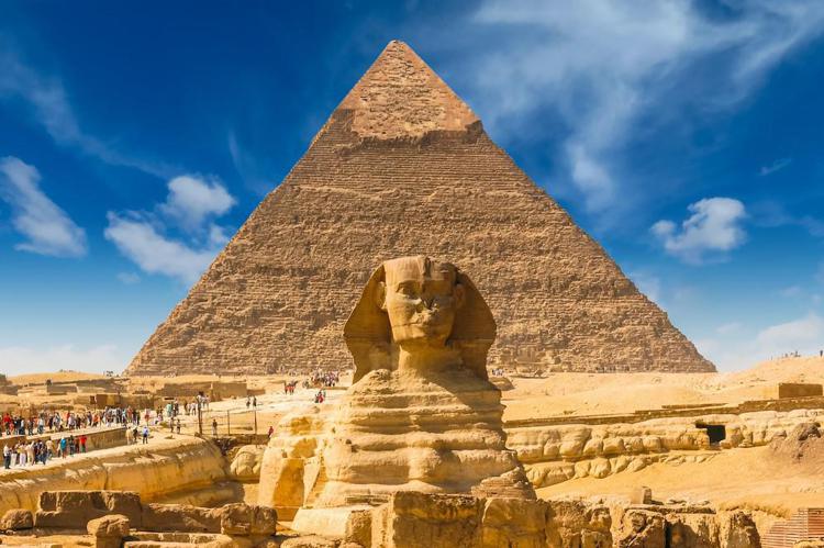 Viaggi estivi, cresce l'interesse per le mete internazionali come Egitto e Grecia, con Arché Travel itinerari ad hoc