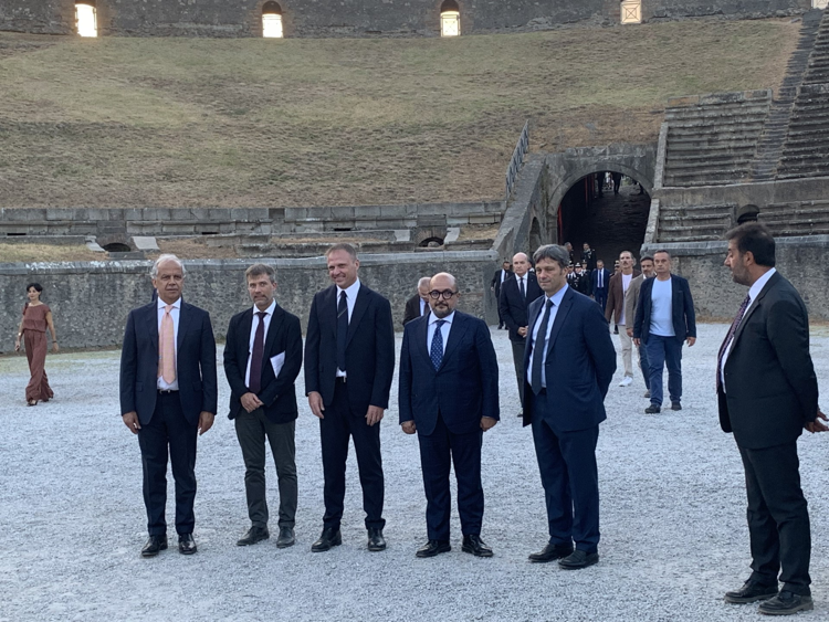 Il sovrintendente di Pompei (secondo da sinistra) Zuchtriegel con i ministri Piantedosi, Lollobrigida e Sangiuliano - (foto AdnKronos)