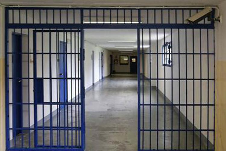 Sardegna, carceri meno affollate ma procedimenti civili troppo lunghi
