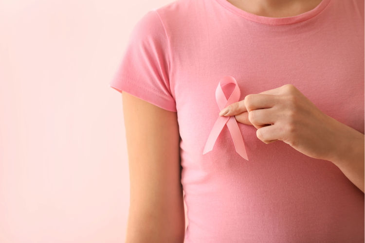 Cancro al seno in donne con protesi mammaria, lo studio: 