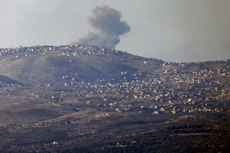 Fumo sulle colline del sud del Libano dopo attacco Israele - Afp