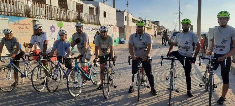 Israele-Hamas, ciclisti paralimpici di Gaza Sunbirds portano viveri e altri aiuti