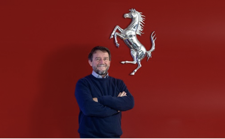 Giovanni Soldini firma una nuova sfida sportiva in Ferrari