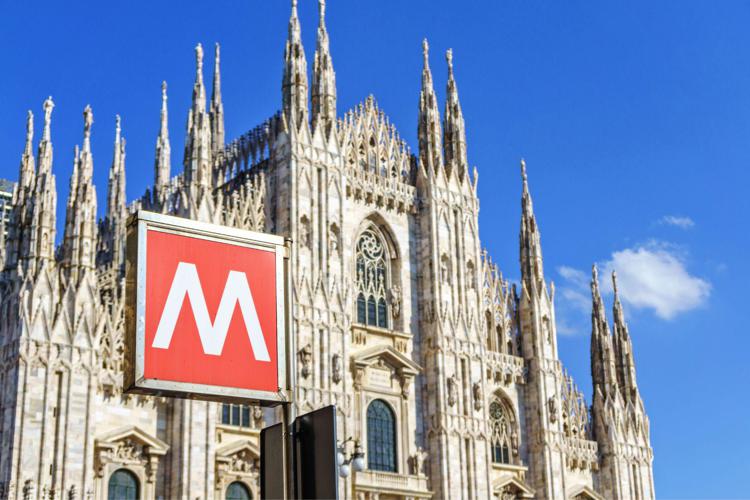 Metro Milano Duomo - Canva