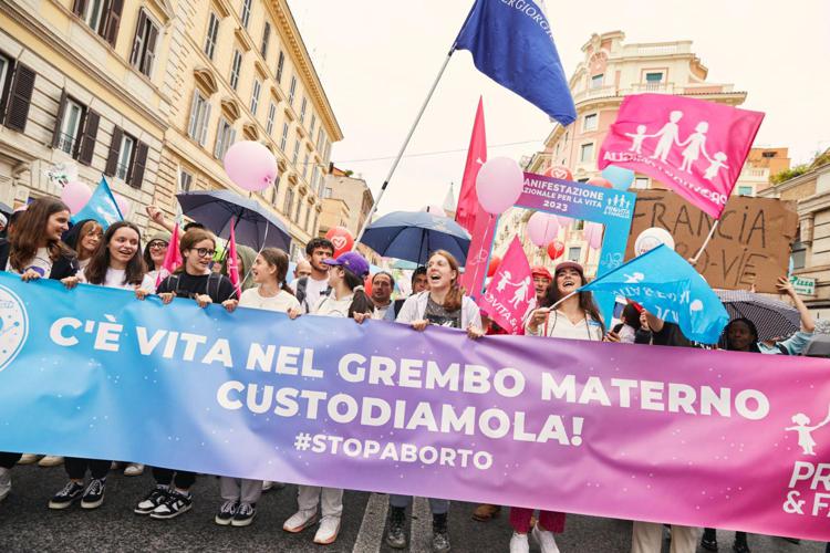 Aborto. Pro Vita Famiglia: Stupiti da astensioni Lega su ordine del giorno Pd. 22 giugno Manifestazione Nazionale per la Vita a Roma
