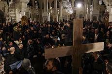 Siria, vescovo di Aleppo: ''Speriamo nella resurrezione, mediamo tra sunniti e alawiti''