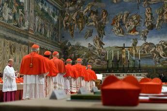 Cardinali nella cappella Sistina