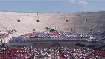 Arena di Verona, centinaia di bambini da tutta Italia cantano il Va' pensiero - Video
