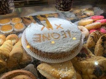 La torta vegana alle carote dedicata a Papa Leone XIV