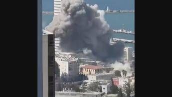 Israele, Iran attacca Haifa: pioggia di missili - Video