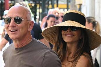 Jeff Bezos e Lauren Sanchez - (Afp)