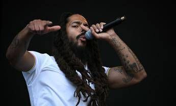Bobby Vylan del duo britannico Bob Vylan del festival di Glastonbury - (Afp)