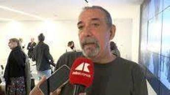 Emanuele Trevi, vincitore dello Strega nel 2021, elogia il volume di Andrea Bajani, vincitore di questa edizione.