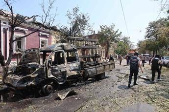 Ucraina, macerie dopo raid russo a Kharkiv - Fotogramma /Ipa