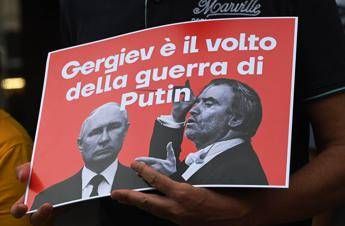 Proteste contro il concerto di Gergiev a Caserta - Fotogramma /Ipa