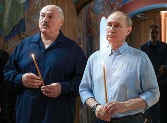 Alexander Lukashenko e Vladimir Putin nell'incontro in Bielorussia - Afp