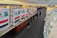 Camion di aiuti per Gaza fermi al valico di Rafah - Afp