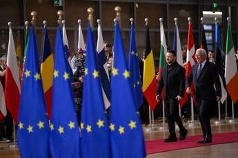 Ucraina, Ue approva nuove sanzioni contro la Russia. Zelensky: