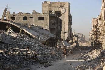 Edifici distrutti a Gaza City - Afp