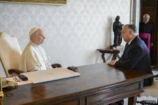 Papa Leone XIV riceve in Vaticano il primo ministro ungherese Viktor Orban (Ipa)