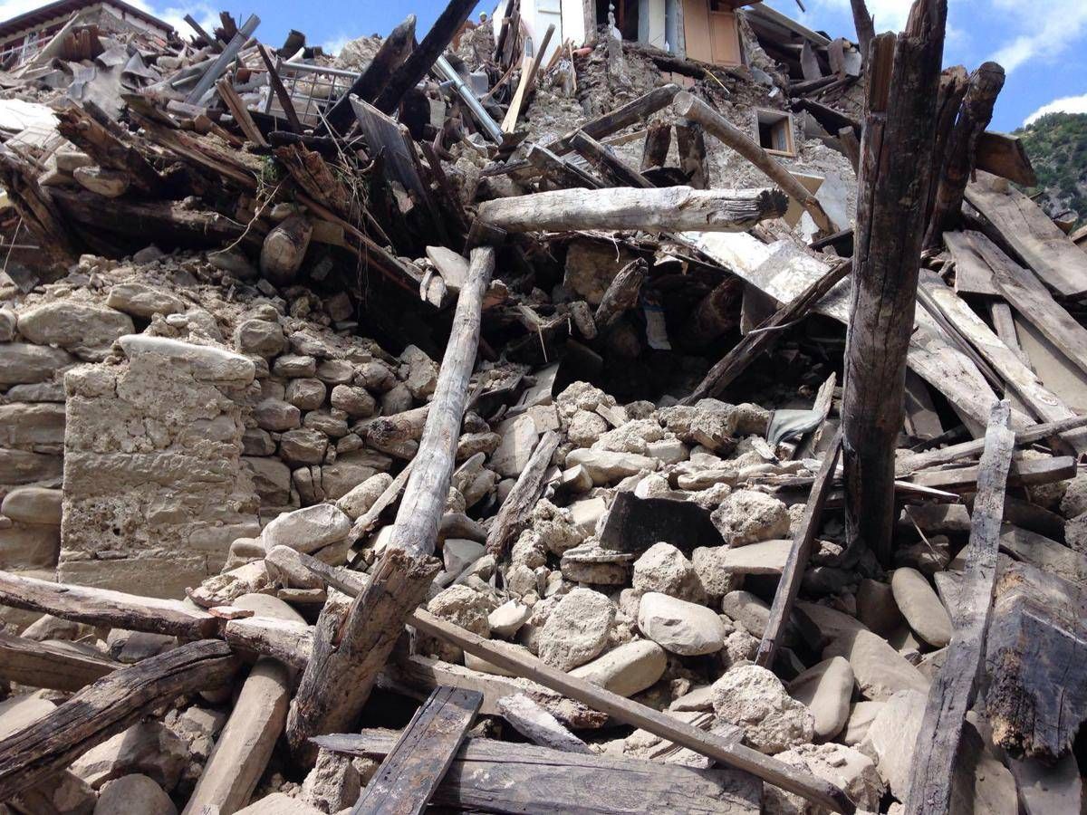 Risultati immagini per terremoto marche