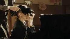 Il casco che consente ai disabili di giocare ai videogiochi