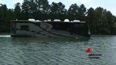 Su strada e in acqua, il camper per viaggi no limits