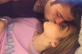 Fedez: Chiara Ferragni è incinta. Lo scherzo del rapper è virale Fedez: Chiara Ferragni è incinta. Lo scherzo del rapper è virale